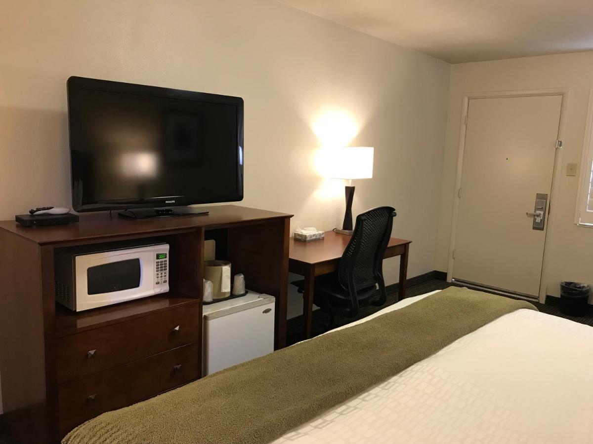 Dinosaur Inn & Suites Vernal Ngoại thất bức ảnh