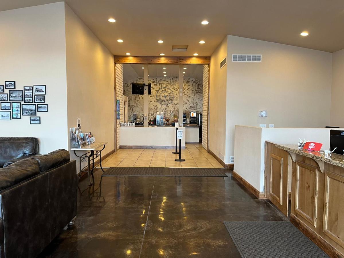 Dinosaur Inn & Suites Vernal Ngoại thất bức ảnh