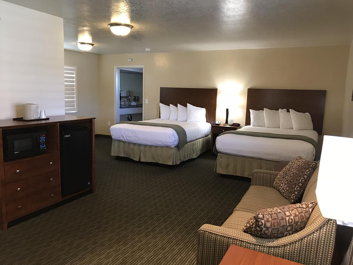 Dinosaur Inn & Suites Vernal Ngoại thất bức ảnh