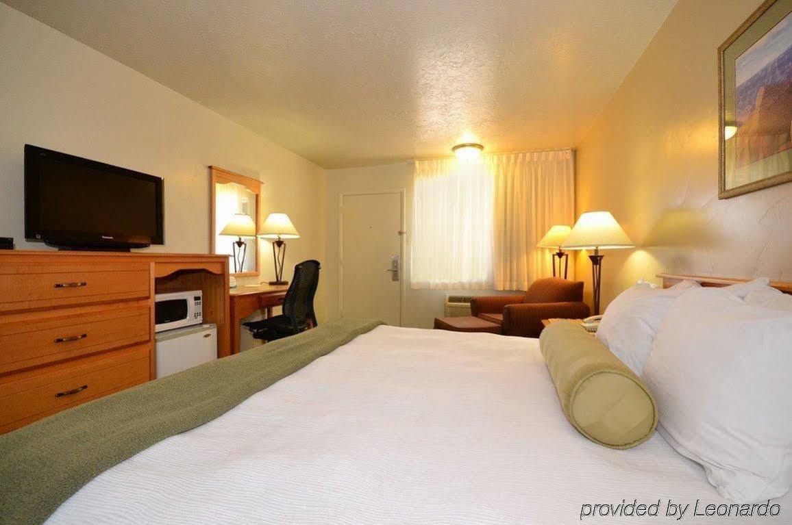 Dinosaur Inn & Suites Vernal Ngoại thất bức ảnh